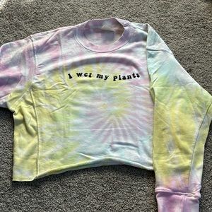 Small cropped tie die crewneck